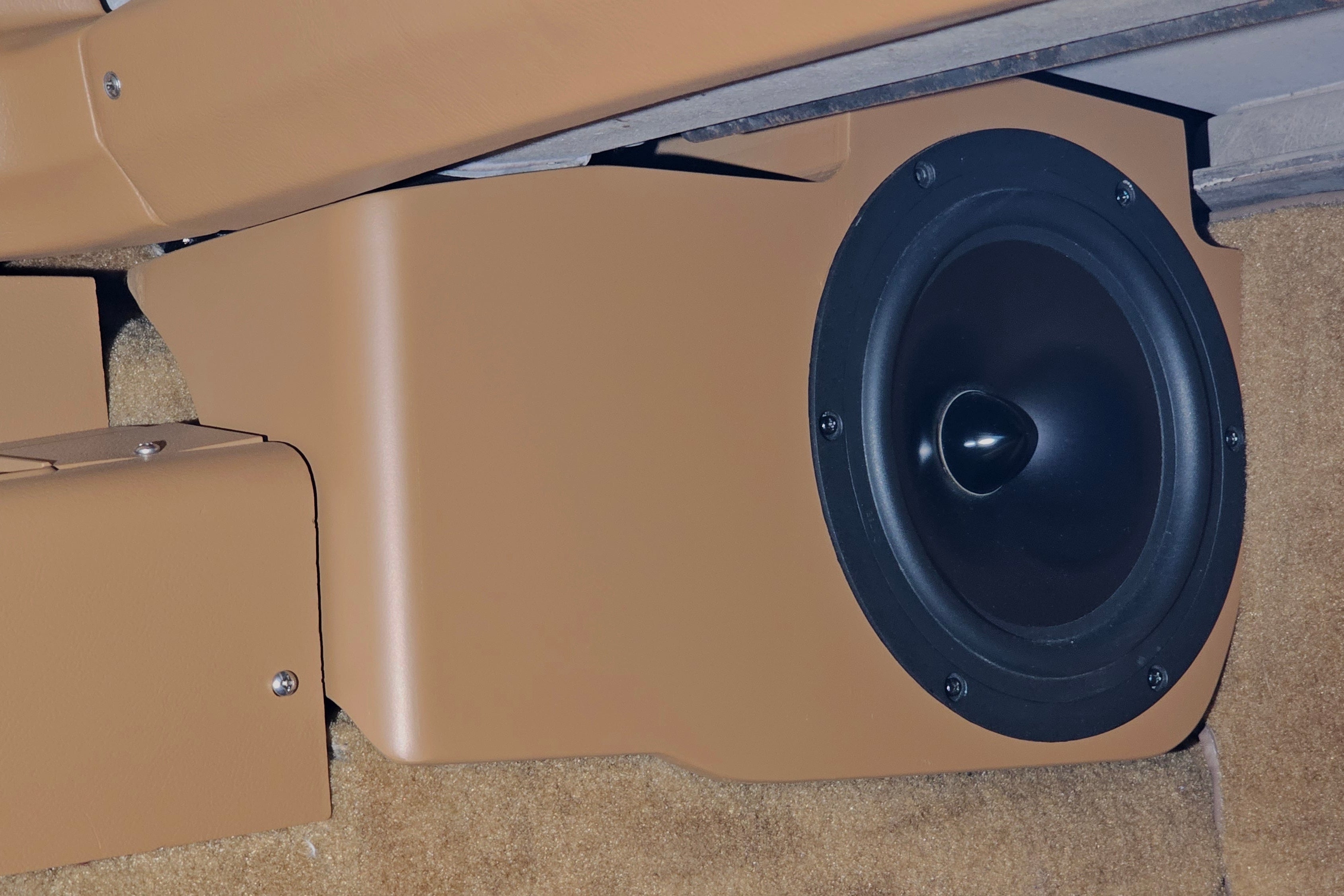 Corvette C3 1968-1977 Rear Bass Speakers